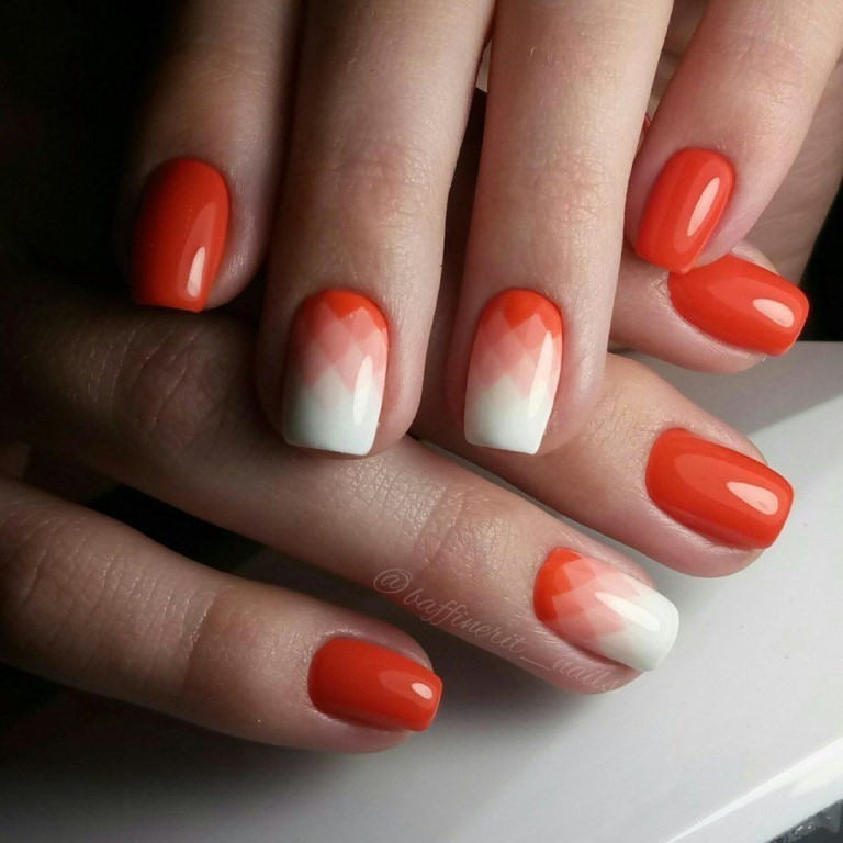Красно белый градиент маникюр Красно белый градиент маникюр
