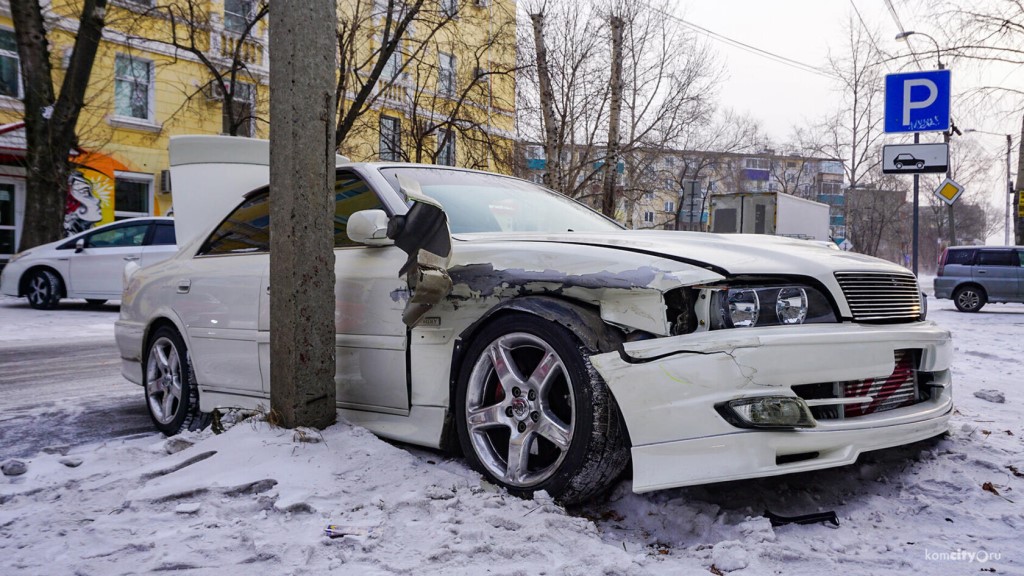 Марк 2 на столбе фото Марк 2 на столбе фото