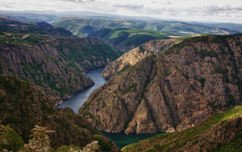 Картинки по запросу У басков есть своя гора Аралер, у подножия которой течет своя река Аракс